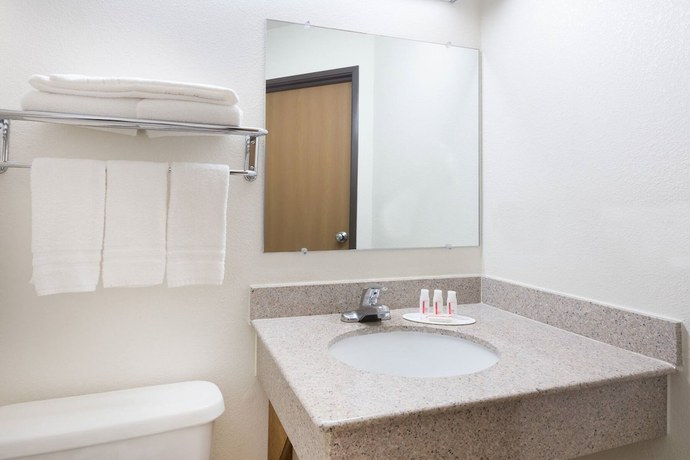 Imagen de la habitación del Hotel Super 8 By Wyndham Morgantown. Foto 12