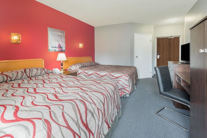 Imagen de la habitación del Hotel Super 8 By Wyndham Mt Hope Hamilton Intl Arpt On. Foto 8