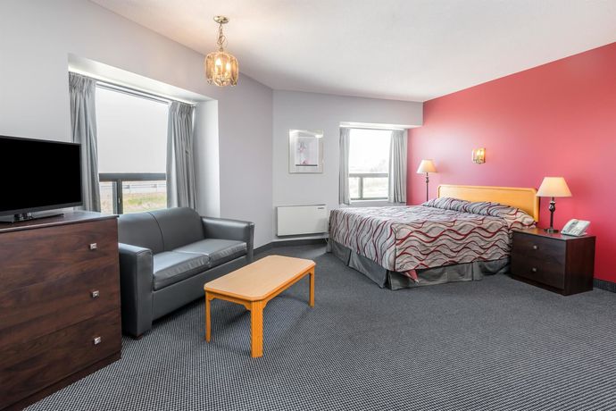 Imagen de la habitación del Hotel Super 8 By Wyndham Mt Hope Hamilton Intl Arpt On. Foto 12