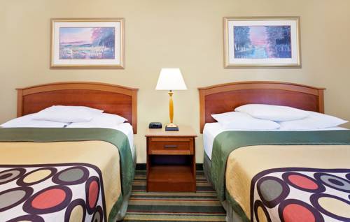 Imagen de la habitación del Hotel Super 8 By Wyndham Mt. Pleasant. Foto 8