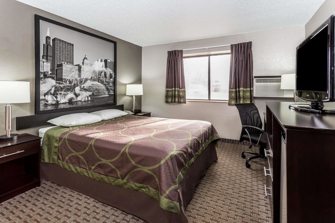 Imagen de la habitación del Hotel Super 8 By Wyndham Mundelein/libertyville Area. Foto 8