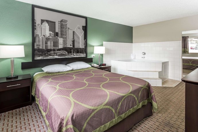Imagen de la habitación del Hotel Super 8 By Wyndham Mundelein/libertyville Area. Foto 11
