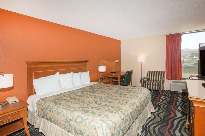 Imagen de la habitación del Hotel Super 8 By Wyndham Myrtle Beach/market Common Area. Foto 8