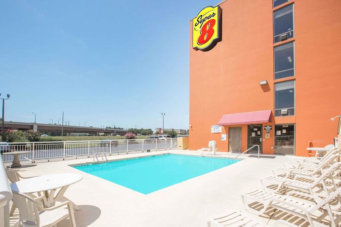 Imagen de la piscina del Hotel Super 8 By Wyndham Myrtle Beach/market Common Area. Foto 16