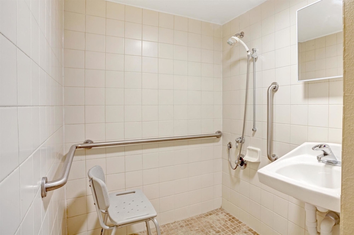 Imagen de la habitación del Hotel Super 8 By Wyndham Nashville West. Foto 6