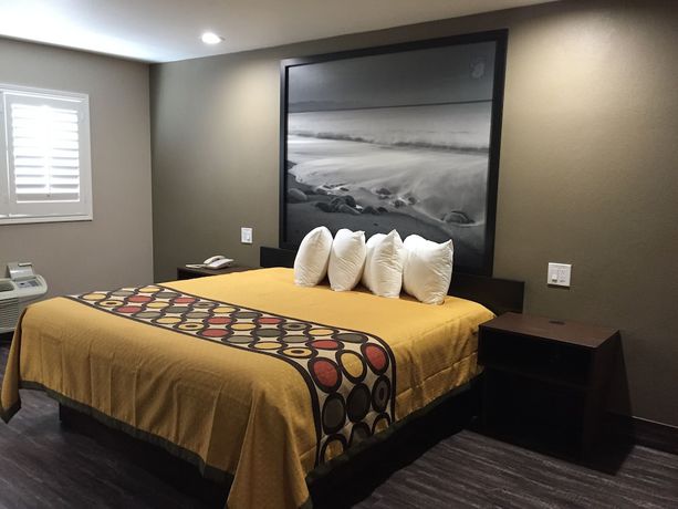 Imagen de la habitación del Hotel Super 8 By Wyndham National City Chula Vista. Foto 2