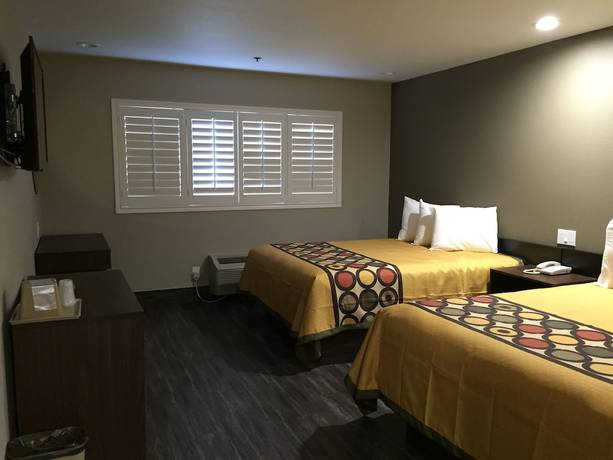 Imagen de la habitación del Hotel Super 8 By Wyndham National City Chula Vista. Foto 5