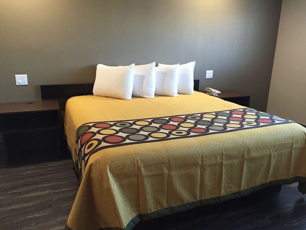 Imagen de la habitación del Hotel Super 8 By Wyndham National City Chula Vista. Foto 6