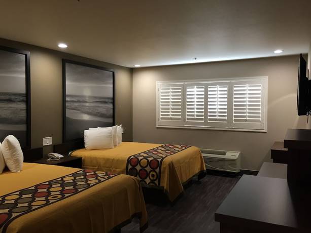 Imagen de la habitación del Hotel Super 8 By Wyndham National City Chula Vista. Foto 17