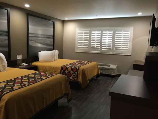 Imagen de la habitación del Hotel Super 8 By Wyndham National City Chula Vista. Foto 18