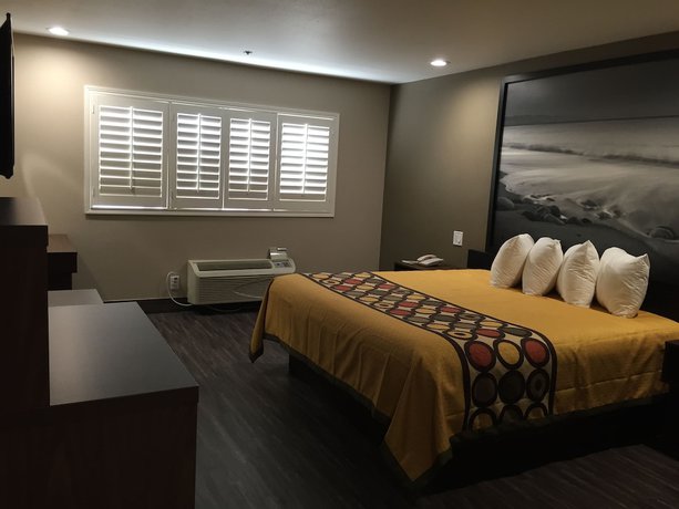 Imagen de la habitación del Hotel Super 8 By Wyndham National City Chula Vista. Foto 19