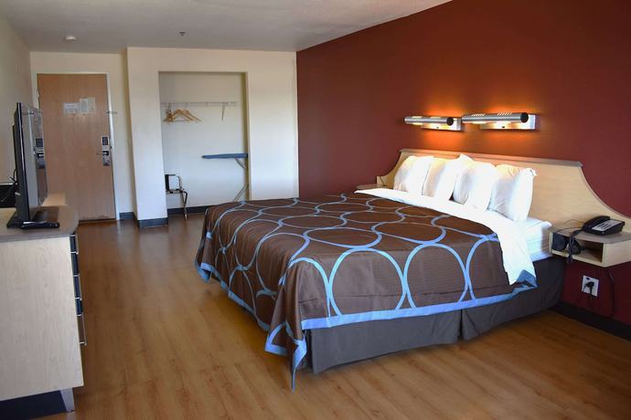 Imagen de la habitación del Hotel Super 8 By Wyndham New Braunfels I-35. Foto 7