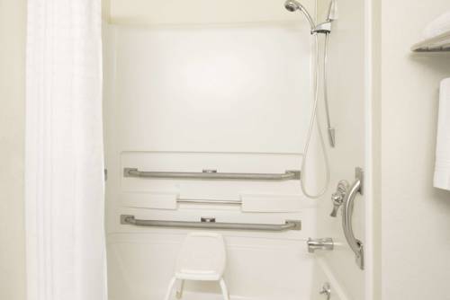 Imagen de la habitación del Hotel Super 8 By Wyndham New Castle. Foto 3