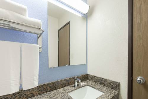 Imagen de la habitación del Hotel Super 8 By Wyndham New Castle. Foto 4
