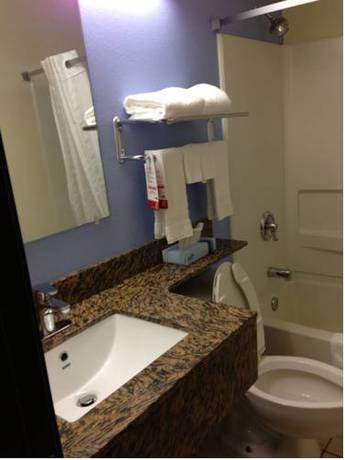 Imagen de la habitación del Hotel Super 8 By Wyndham New Castle. Foto 15