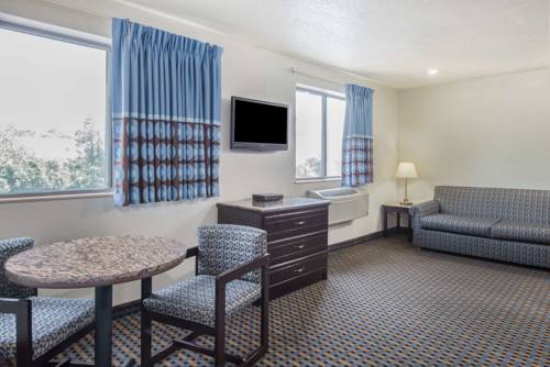 Imagen de la habitación del Hotel Super 8 By Wyndham New Castle, New Castle. Foto 8