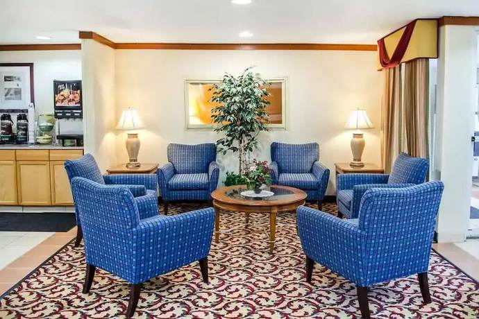 Imagen del bar/restaurante del Hotel Super 8 By Wyndham New Cumberland. Foto 2