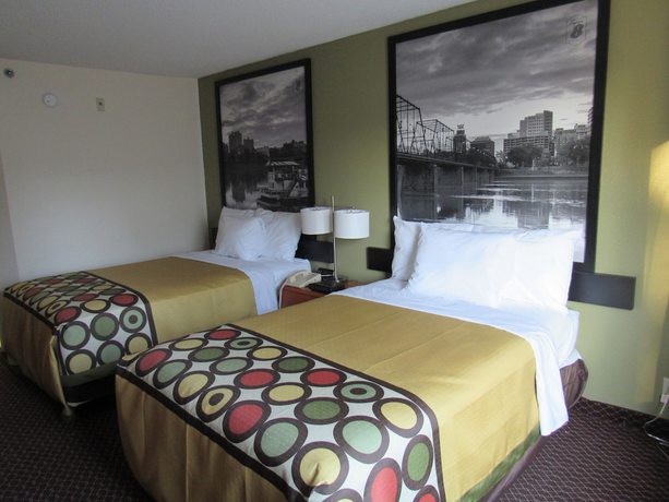 Imagen de la habitación del Hotel Super 8 By Wyndham New Cumberland. Foto 13