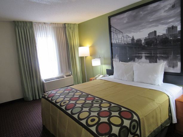 Imagen de la habitación del Hotel Super 8 By Wyndham New Cumberland. Foto 15