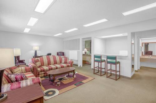 Imagen de la habitación del Hotel Super 8 By Wyndham New Iberia. Foto 7