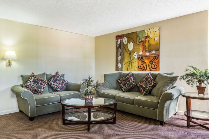 Imagen de la habitación del Hotel Super 8 By Wyndham New Orleans. Foto 11