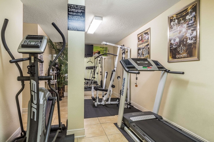 Imagen de los interiores del Hotel Super 8 By Wyndham New Orleans. Foto 15