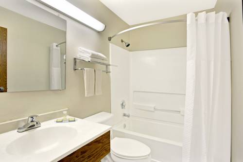 Imagen de la habitación del Hotel Super 8 By Wyndham Newport News/jefferson Ave.. Foto 7