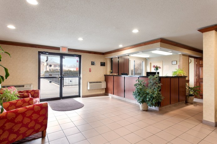 Imagen de los interiores del Hotel Super 8 By Wyndham Niagara Falls Ny. Foto 19