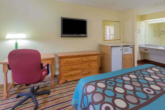 Imagen de la habitación del Hotel Super 8 By Wyndham Norcross/i-85 Atlanta. Foto 8
