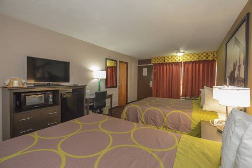 Imagen de la habitación del Hotel Super 8 By Wyndham Norman. Foto 9