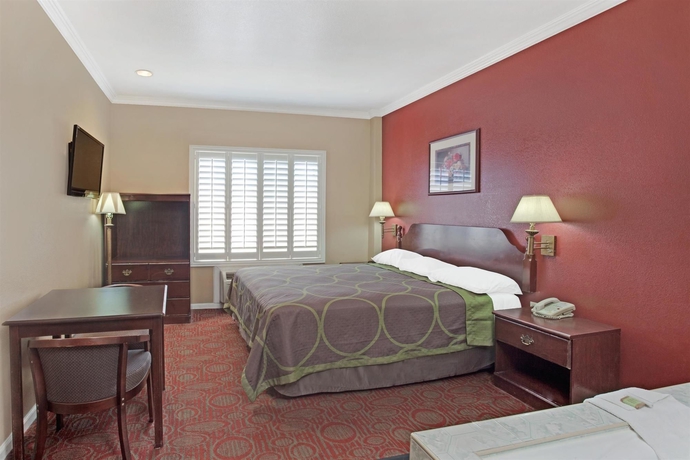 Imagen de la habitación del Hotel Super 8 By Wyndham North Hollywood. Foto 1