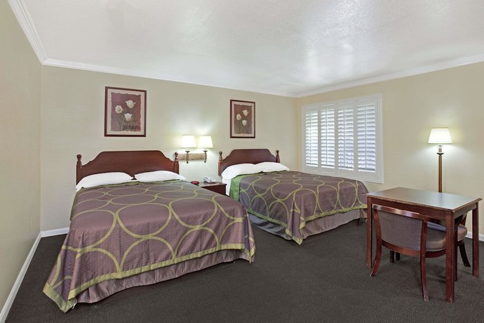 Imagen de la habitación del Hotel Super 8 By Wyndham North Hollywood. Foto 1