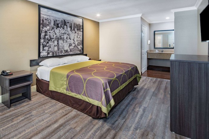 Imagen de la habitación del Hotel Super 8 By Wyndham North Hollywood. Foto 3