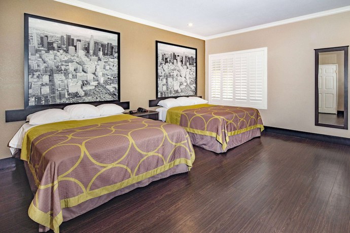 Imagen de la habitación del Hotel Super 8 By Wyndham North Hollywood. Foto 7