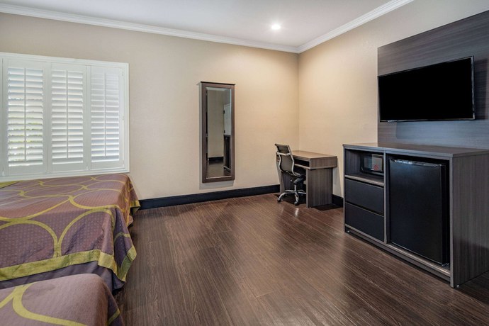 Imagen de la habitación del Hotel Super 8 By Wyndham North Hollywood. Foto 16