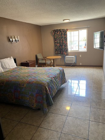 Imagen de la habitación del Hotel Super 8 By Wyndham Oceanside Downtown. Foto 6