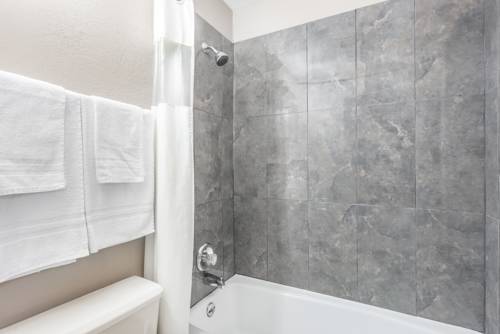 Imagen de la habitación del Hotel Super 8 By Wyndham O'fallon Mo/st. Louis Area. Foto 2
