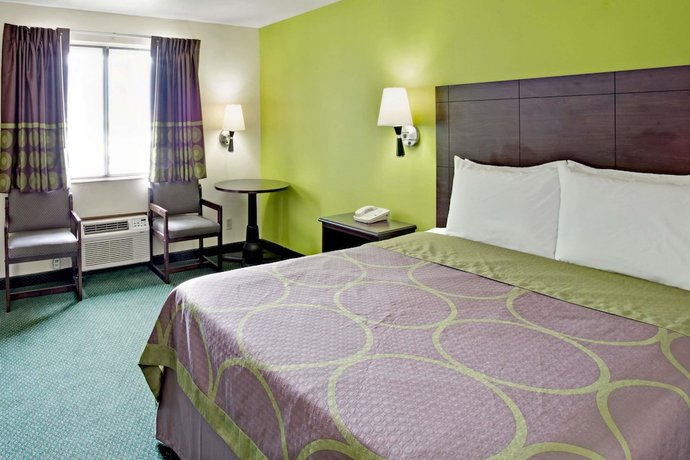 Imagen de la habitación del Hotel Super 8 By Wyndham Ogden. Foto 8
