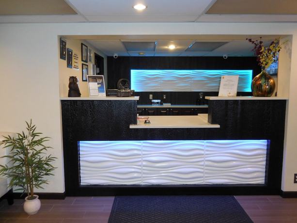 Imagen de los interiores del Hotel Super 8 By Wyndham Ogden. Foto 13