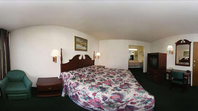 Imagen de la habitación del Hotel Super 8 By Wyndham Oklahoma Fairgrounds. Foto 9