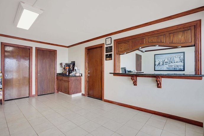 Imagen de los interiores del Hotel Super 8 By Wyndham Oklahoma/frontier City. Foto 13