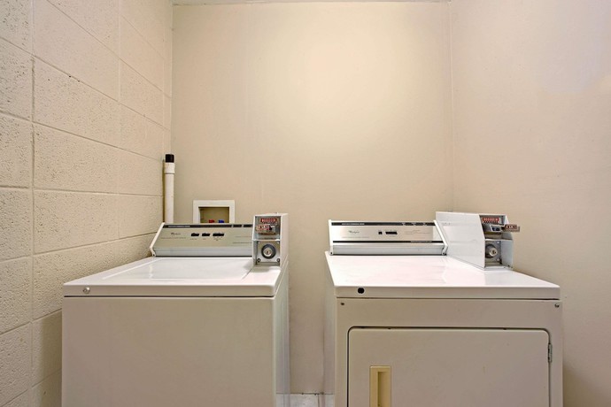 Imagen de los interiores del Hotel Super 8 By Wyndham Oklahoma/frontier City. Foto 15