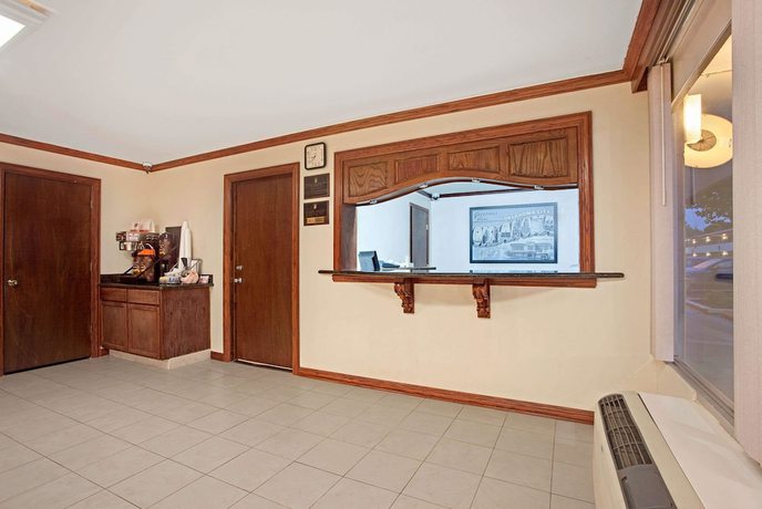 Imagen de los interiores del Hotel Super 8 By Wyndham Oklahoma/frontier City. Foto 17