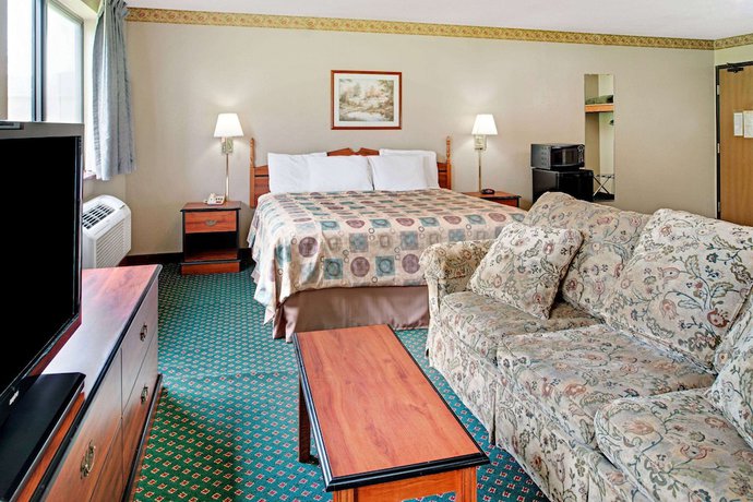 Imagen de la habitación del Hotel Super 8 By Wyndham Omaha Eppley Airport/carter Lake. Foto 4