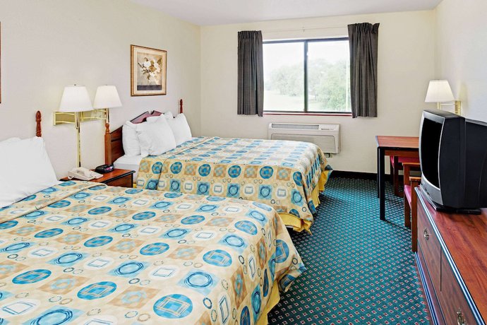 Imagen de la habitación del Hotel Super 8 By Wyndham Omaha Eppley Airport/carter Lake. Foto 5