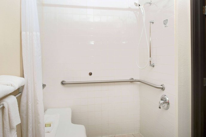 Imagen de la habitación del Hotel Super 8 By Wyndham Omaha Eppley Airport/carter Lake. Foto 9
