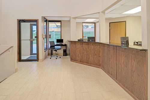 Imagen de la habitación del Hotel Super 8 By Wyndham Omaha I-80 West. Foto 2