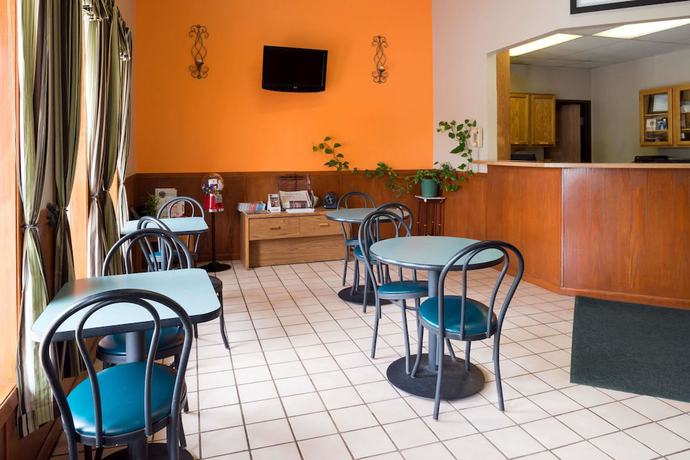 Imagen de los interiores del Hotel Super 8 By Wyndham Omaha Ne. Foto 16