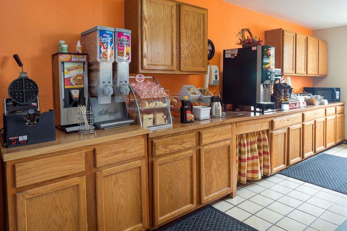 Imagen del bar/restaurante del Hotel Super 8 By Wyndham Omaha Ne. Foto 4