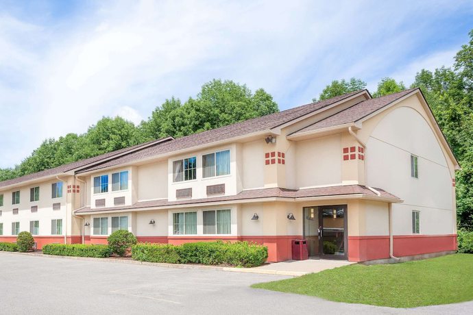 Imagen general del Hotel Super 8 By Wyndham Oneonta/cooperstown. Foto 1